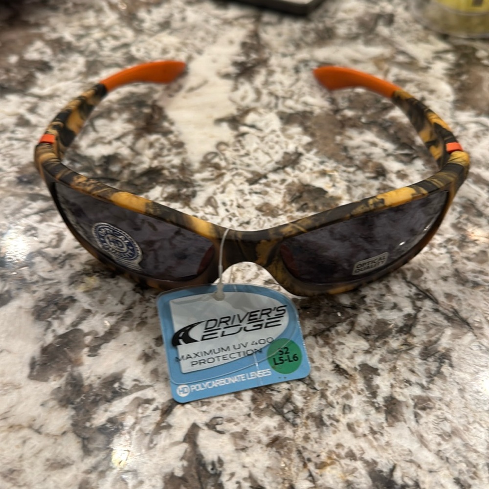 Driver’s Edge Maximum UV 400 Protection Polycarbonate lenses HD lens S2 L5-L6